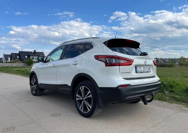 Nissan Qashqai cena 73900 przebieg: 138160, rok produkcji 2019 z Szczecin małe 211